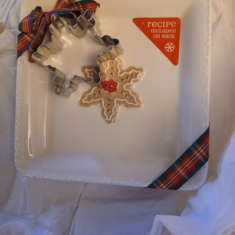 Hallmark Festive Snowflake Santa Cookie Cutter Set with Plate.
